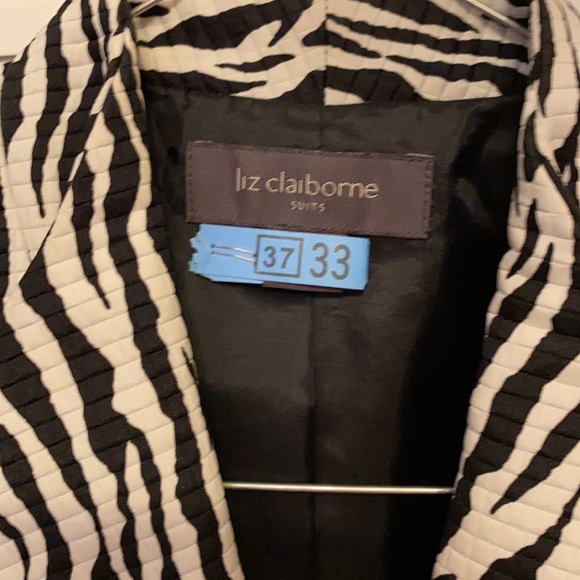 Liz Claiborne, Black & White Print Blazer - Picture 4 of 9